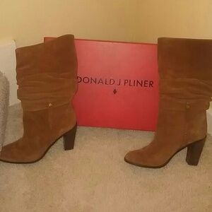Donald J Pliner odessa suede boot 8 1/2